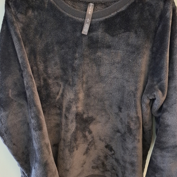 Cozy box sweater.  Great for layering! - Picture 2 of 5